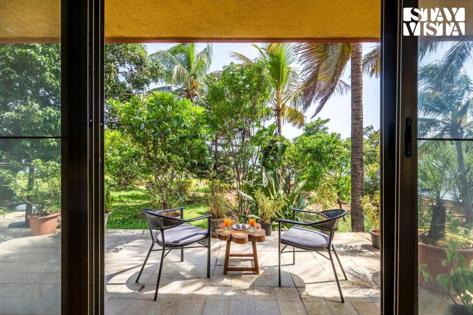 Stayvista At Three Shores With Lake View & Alfresco Dining Khamshet 外观 照片